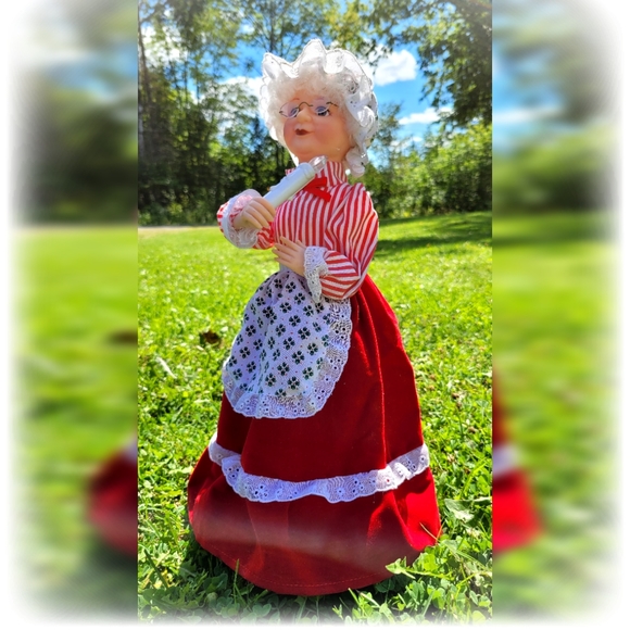 Vintage 90s Animated Mrs Claus - Picture 7 of 7